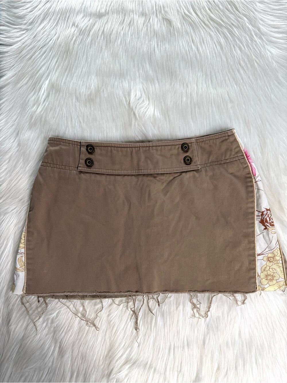 Stage of Playlord Vintage 90’s Hong Kong Khaki and Floral Print Mini Skirt